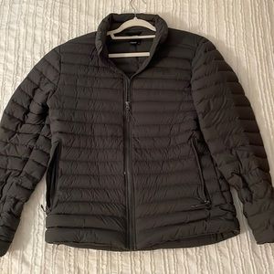The North Face men’s puffer jacket. Black, Size Large